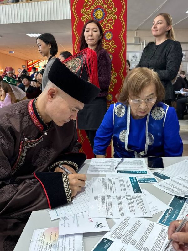 В Якутске проходит Большой этнографический диктант, посвященный Дню народного единства В Якутске проходит Большой этнографический диктант, посвященный Дню народного единства