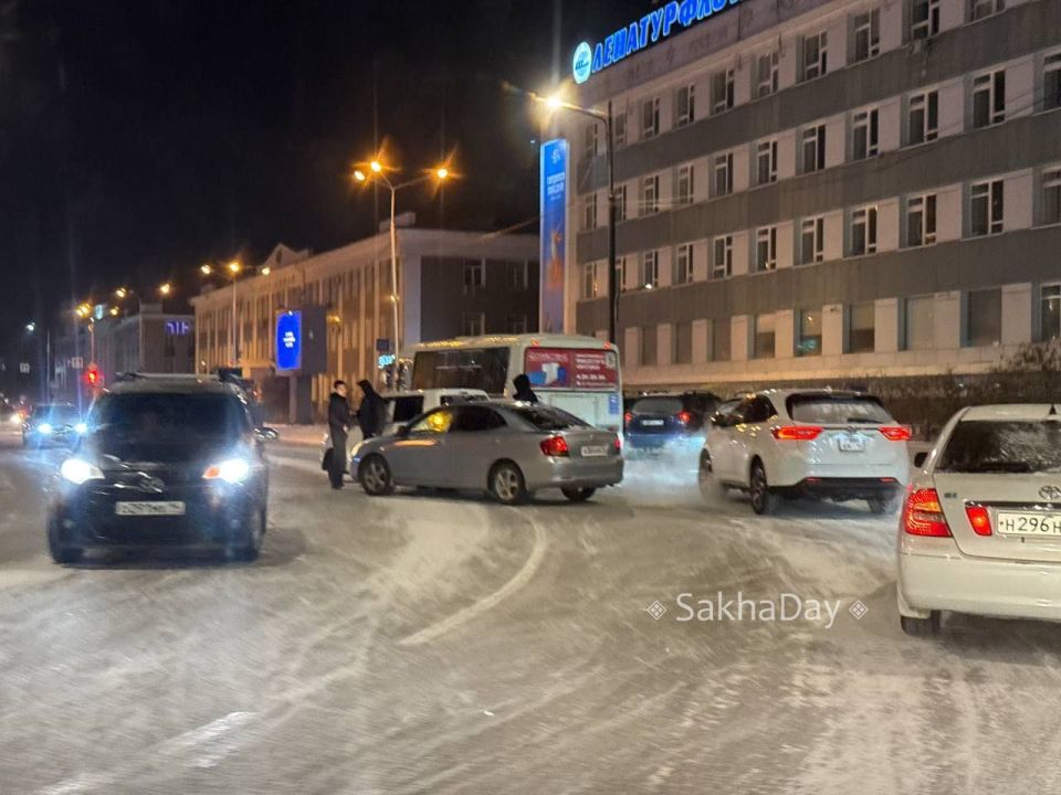 ДТП в самом центре. #дляsakhaday ДТП в самом центре. #дляsakhaday