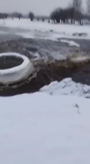 Бгн, сэтинньи 4 кнгэр, социальнай ситимнэринэн Чурапчы улууун Болтоо нэилиэгин Кладбищенскай быыта тоо баран, Таатта диэки уу бара турарын туунан видео устуу социальнай ситимнэринэн таранна