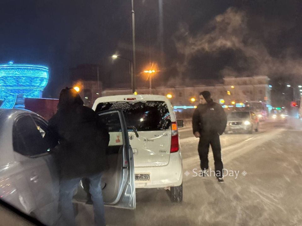 ДТП в самом центре. #дляsakhaday ДТП в самом центре. #дляsakhaday