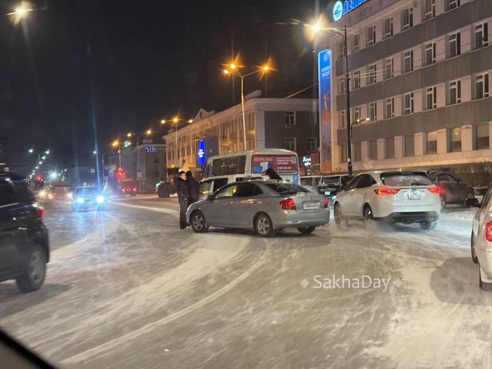 ДТП в самом центре. #дляsakhaday