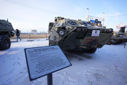 Память о подвиге»: в Якутске открылись выставки фронтовых фотографов и художников Восточного военного округа