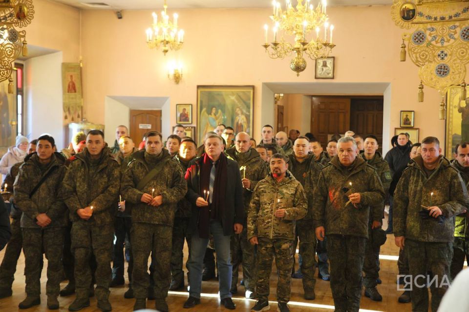 Участники III республиканского антифашистского форума «Народ и армия едины», среди которых есть также бойцы спецоперации, посетили Преображенский Кафедральный собор столицы Участники III республиканского антифашистского форума «Народ и армия едины», среди которых есть также бойцы спецоперации, посетили Преображенский Кафедральный собор столицы