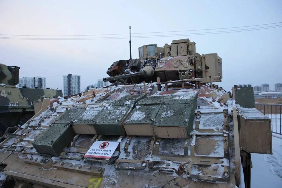 Айсен Николаев: Трофейная техника из зоны СВО в Якутске! Айсен Николаев: Трофейная техника из зоны СВО в Якутске!