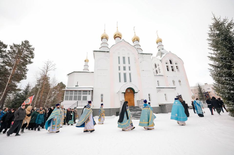 Праздник Казанской иконы Божией Матери в городе Нерюнгри Праздник Казанской иконы Божией Матери в городе Нерюнгри