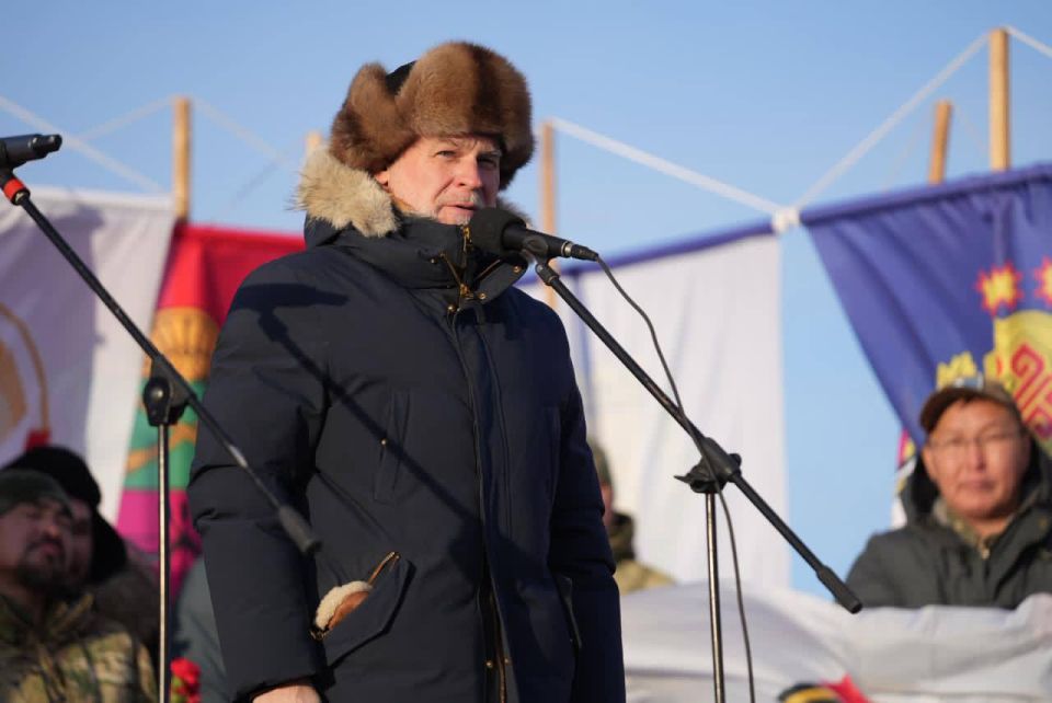 Память о подвиге»: в Якутске открылись выставки фронтовых фотографов и художников Восточного военного округа Память о подвиге»: в Якутске открылись выставки фронтовых фотографов и художников Восточного военного округа