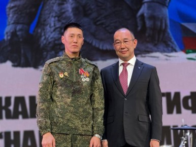 На III Антифашистском форуме в Якутске вручили госнаграды отличившимся участникам СВО