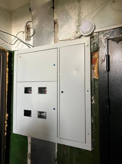 Капитальный ремонт электроснабжения завершен в шести домах поселка Черский Капитальный ремонт электроснабжения завершен в шести домах поселка Черский