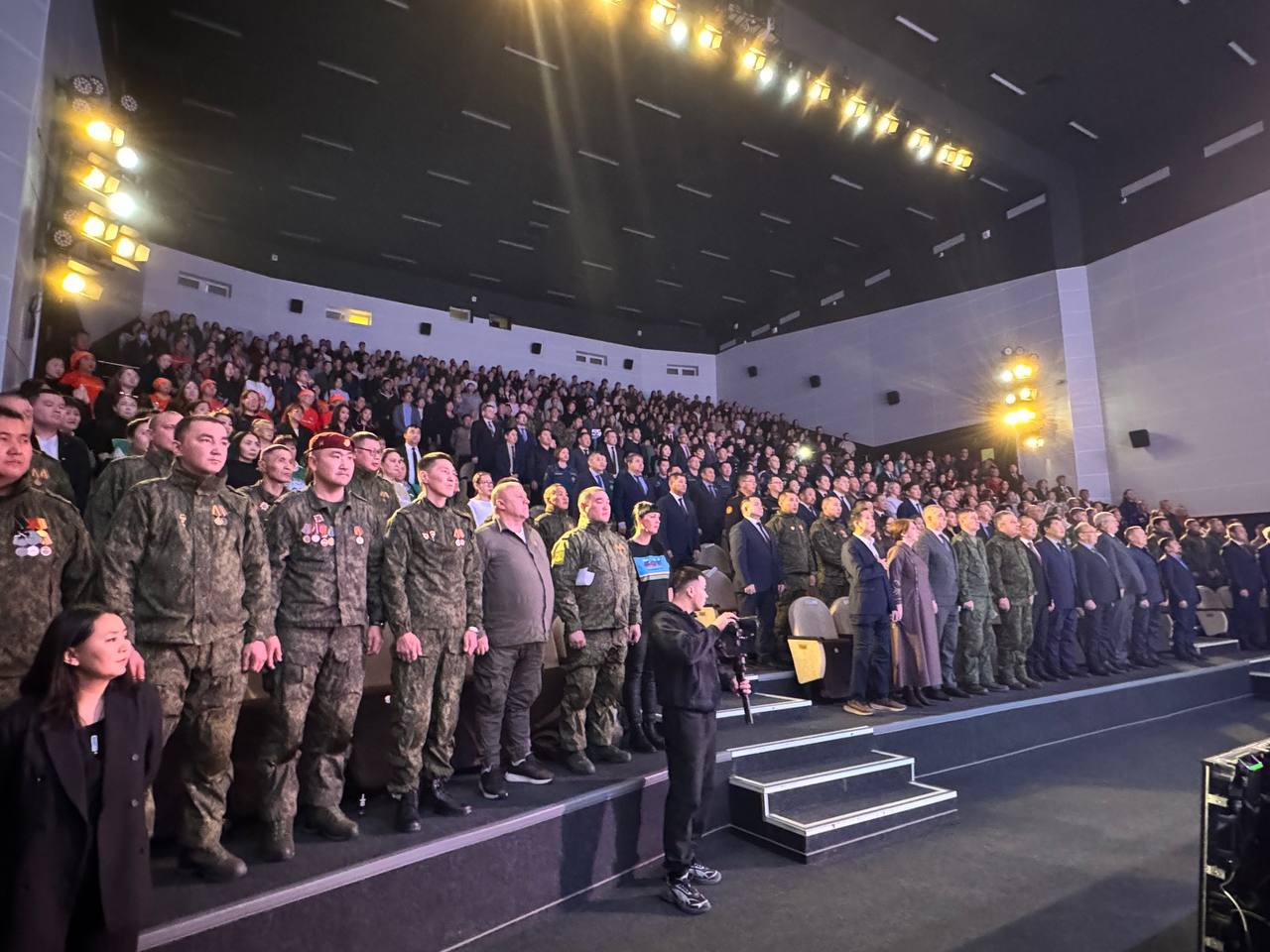 На III Антифашистском форуме в Якутске вручили госнаграды отличившимся участникам СВО На III Антифашистском форуме в Якутске вручили госнаграды отличившимся участникам СВО