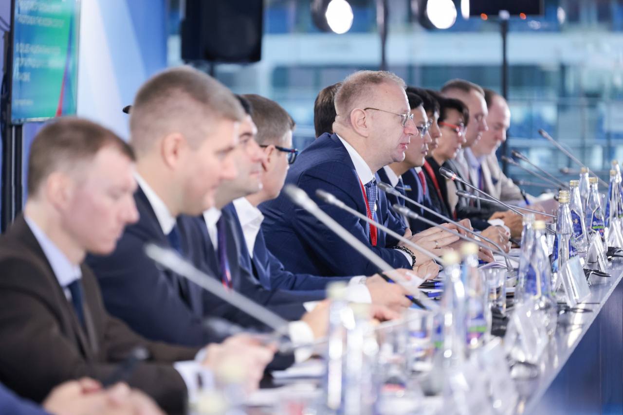 Леонид Спиридонов предложил провести Спартакиаду по национальным видам спорта народов России Леонид Спиридонов предложил провести Спартакиаду по национальным видам спорта народов России