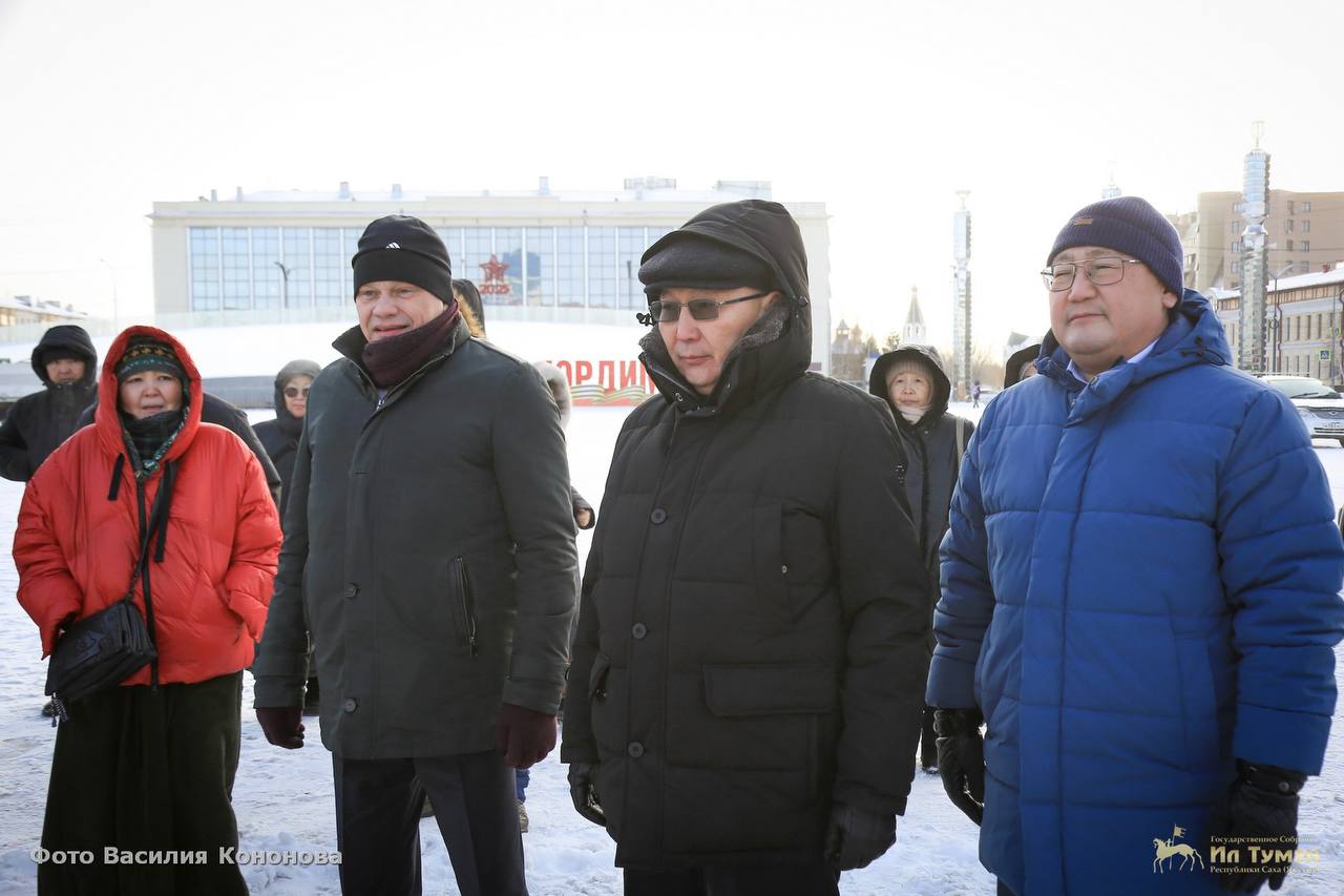 На площади Республики открыта выставка «Герои и подвиги» На площади Республики открыта выставка «Герои и подвиги»