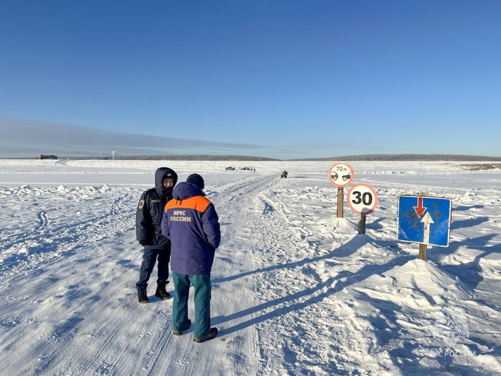 В Оленекском районе Якутии открыта ледовая переправа через реку Оленек