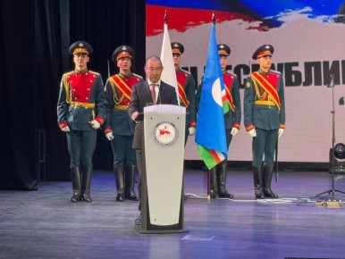 В ЦК им. Гагарина в Якутске пленарное заседание III антифашистского форума «Народ и армия едины» с участием главы Айсена Николаева