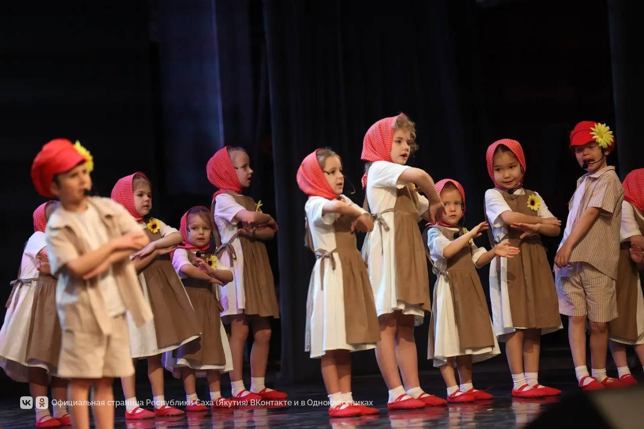 Айсен Николаев сегодня, 6 ноября, прибыл в город Нерюнгри, чтобы лично поздравить нерюнгринцев с 50-летием столицы Южной Якутии и Нерюнгринского района, а также вручить государственные награды Айсен Николаев сегодня, 6 ноября, прибыл в город Нерюнгри, чтобы лично поздравить нерюнгринцев с 50-летием столицы Южной Якутии и Нерюнгринского района, а также вручить государственные награды