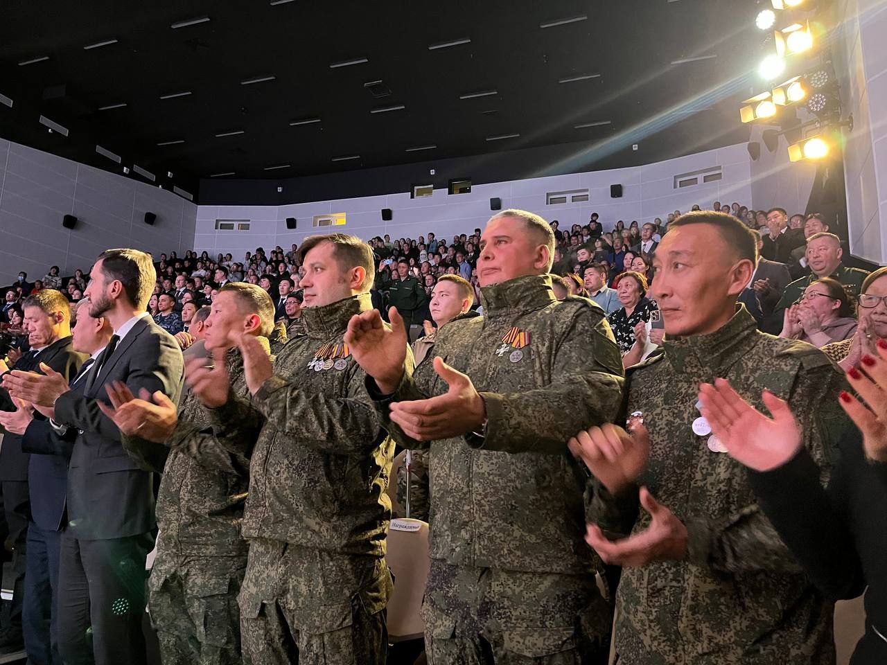 Старшина Александр Новолоков , награжденный знаком отличия Орденом Святого Георгия - Георгиевским крестом 4 степени в рамках III Антифашистского форума, прокомментировал свою награду Старшина Александр Новолоков , награжденный знаком отличия Орденом Святого Георгия - Георгиевским крестом 4 степени в рамках III Антифашистского форума, прокомментировал свою награду