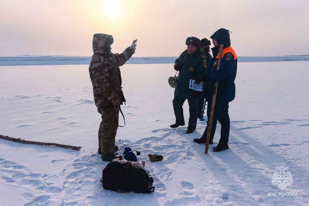 Инспекторы ГИМС напоминают об опасности тонкого льда Инспекторы ГИМС напоминают об опасности тонкого льда