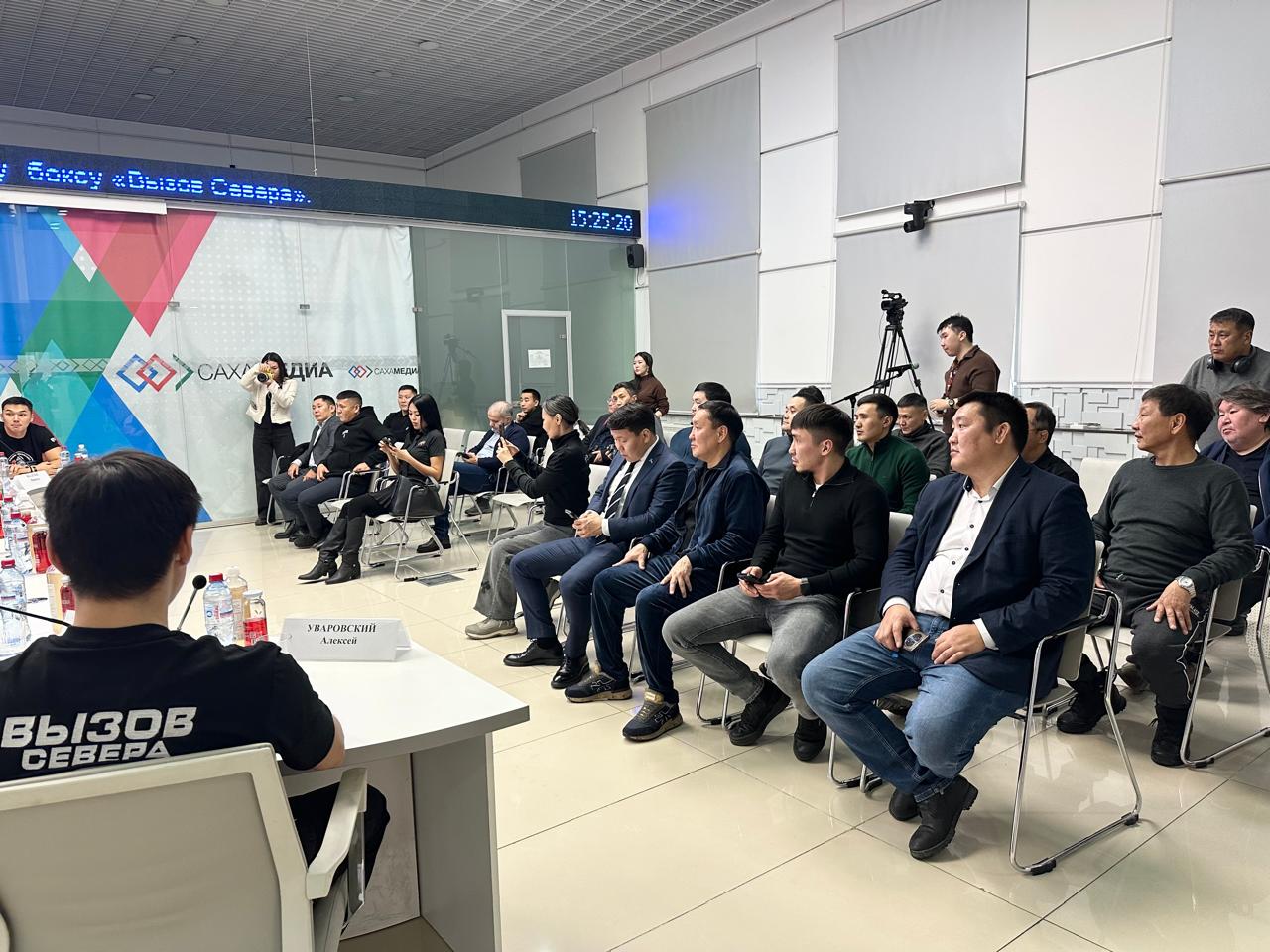 Мэр Якутска Евгений Григорьев: «Выход якутских боксеров на мировой ринг - моя мечта» Мэр Якутска Евгений Григорьев: «Выход якутских боксеров на мировой ринг - моя мечта»