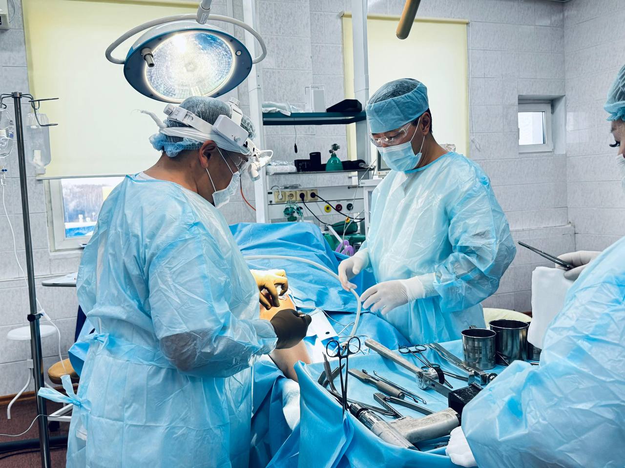 В Горном районе Якутии впервые провели операцию по эндопротезированию колена В Горном районе Якутии впервые провели операцию по эндопротезированию колена
