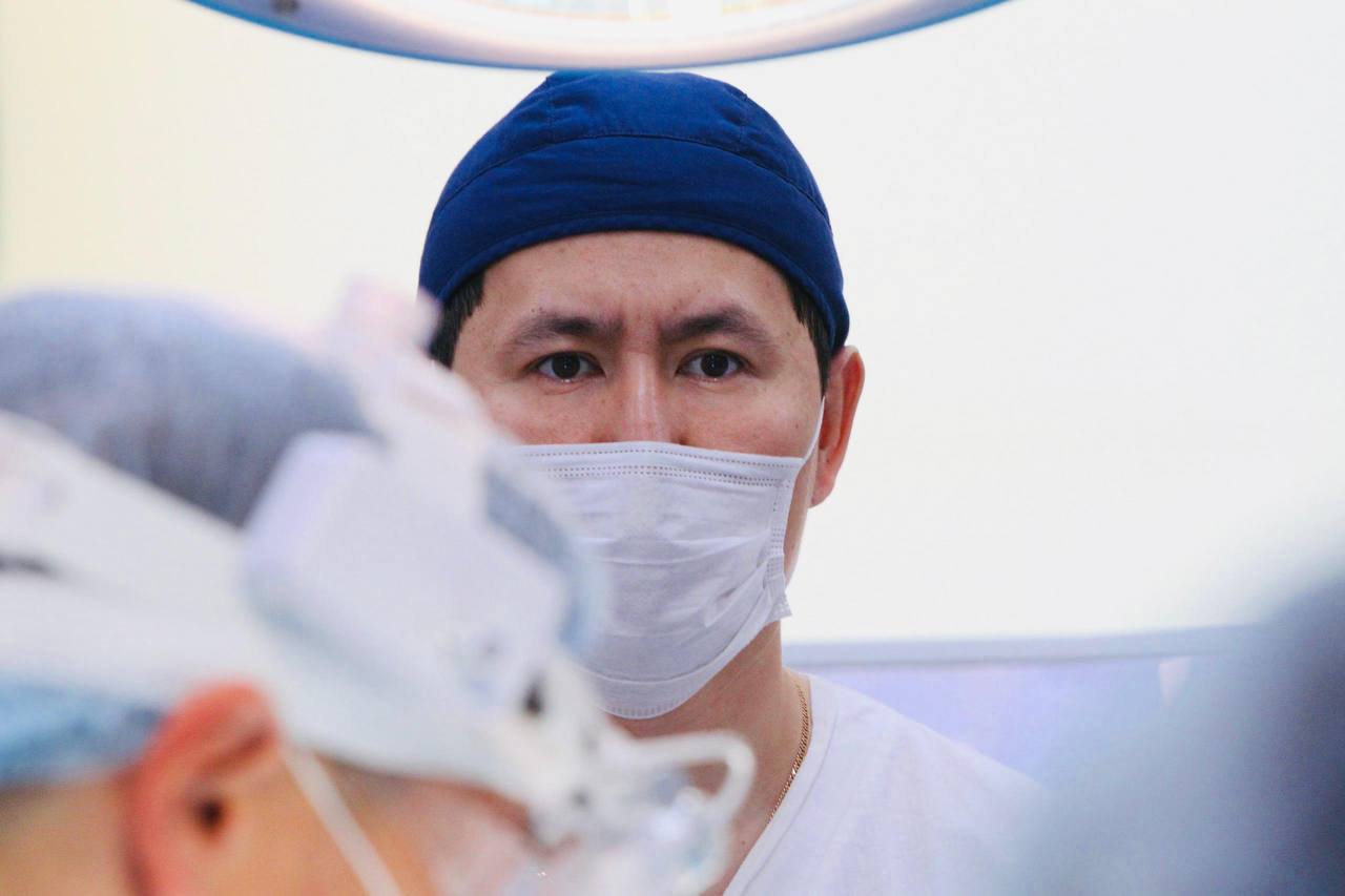 В Горном районе Якутии впервые провели операцию по эндопротезированию колена В Горном районе Якутии впервые провели операцию по эндопротезированию колена