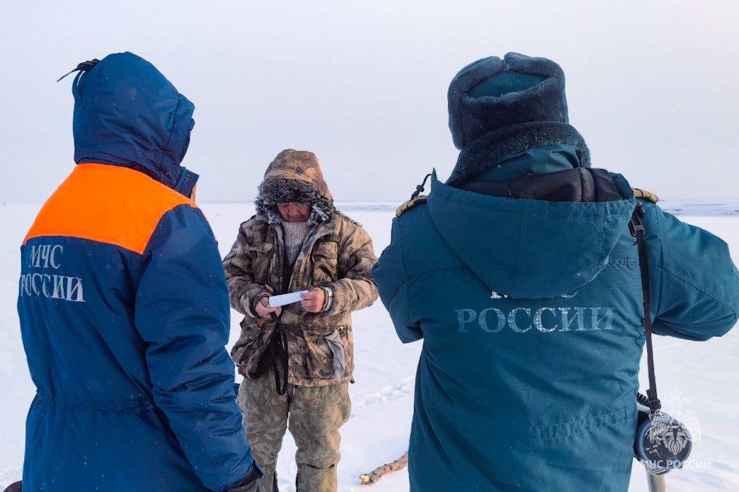 Инспекторы ГИМС напоминают об опасности тонкого льда Инспекторы ГИМС напоминают об опасности тонкого льда