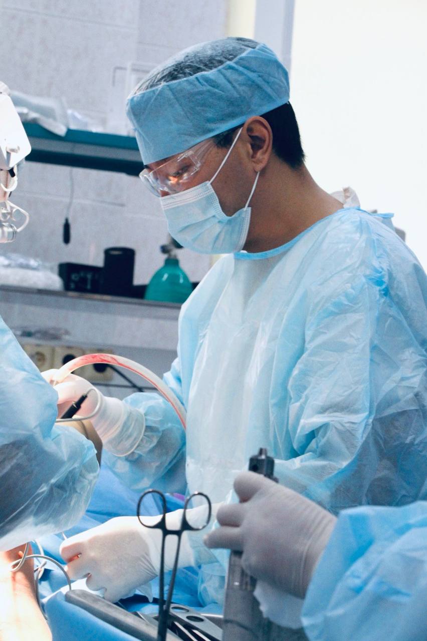 В Горном районе Якутии впервые провели операцию по эндопротезированию колена В Горном районе Якутии впервые провели операцию по эндопротезированию колена