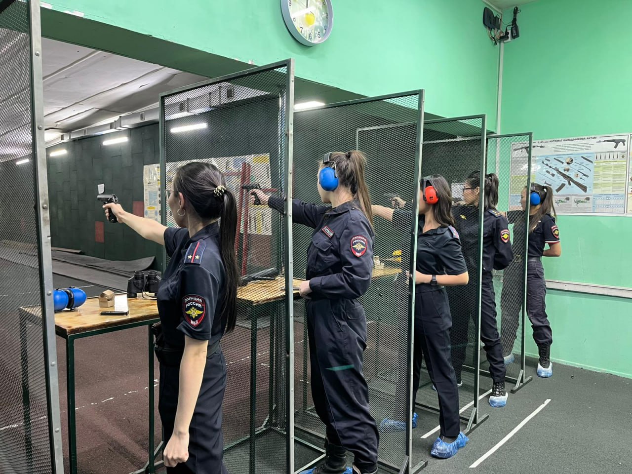 В Якутске проведены соревнования по стрельбе из боевого ручного стрелкового оружия ко Дню сотрудника органов внутренних дел В Якутске проведены соревнования по стрельбе из боевого ручного стрелкового оружия ко Дню сотрудника органов внутренних дел