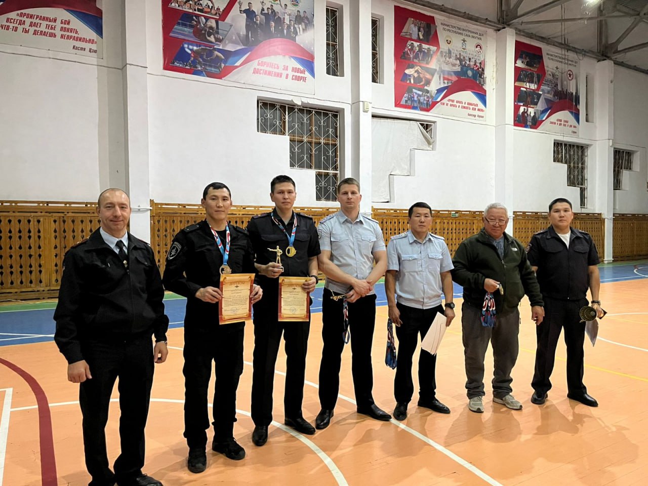 В Якутске проведены соревнования по стрельбе из боевого ручного стрелкового оружия ко Дню сотрудника органов внутренних дел В Якутске проведены соревнования по стрельбе из боевого ручного стрелкового оружия ко Дню сотрудника органов внутренних дел