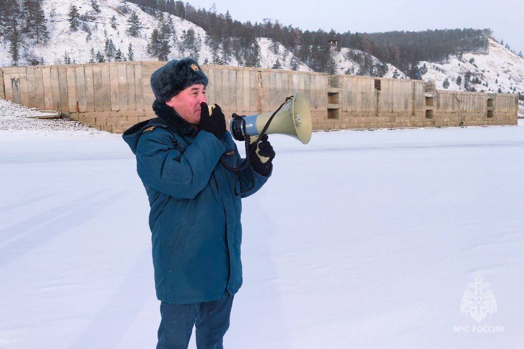 Инспекторы ГИМС напоминают об опасности тонкого льда Инспекторы ГИМС напоминают об опасности тонкого льда