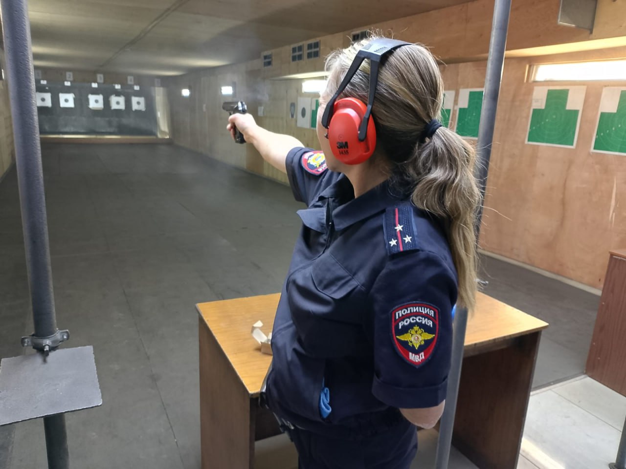 В Якутске проведены соревнования по стрельбе из боевого ручного стрелкового оружия ко Дню сотрудника органов внутренних дел В Якутске проведены соревнования по стрельбе из боевого ручного стрелкового оружия ко Дню сотрудника органов внутренних дел