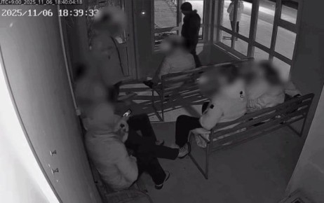 Разгромивших остановку вандалов ищут в Якутске