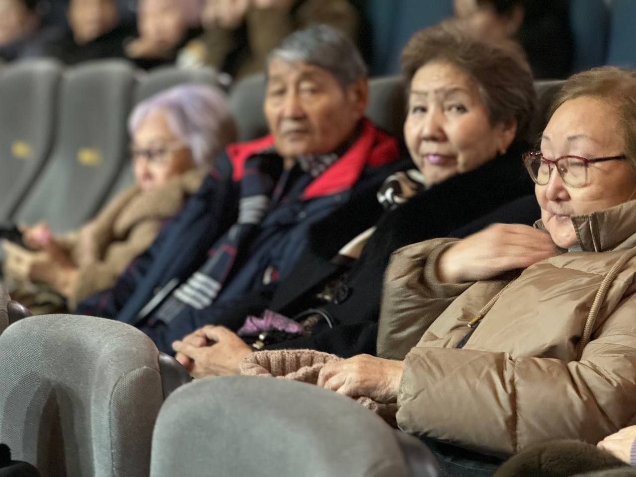 «Уроки якутского»: в Якутске прошла премьера фильма об истории билингвов Якутии «Уроки якутского»: в Якутске прошла премьера фильма об истории билингвов Якутии