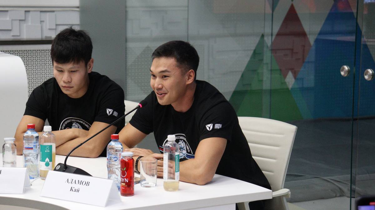 Кай Адамов и Алексей Уваровский поделились мнением о предстоящем боксёрском поединке Кай Адамов и Алексей Уваровский поделились мнением о предстоящем боксёрском поединке