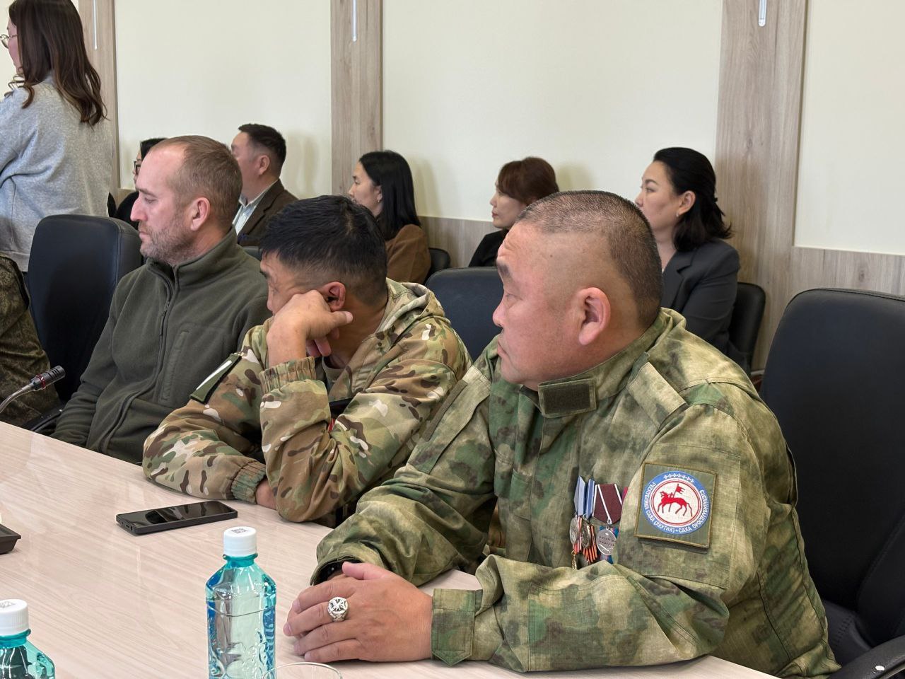 Делегация группировки войск «Восток» с рабочим визитом посетила Хангаласский улус в рамках празднования Дня народного единства и III Республиканского антифашистского форума Делегация группировки войск «Восток» с рабочим визитом посетила Хангаласский улус в рамках празднования Дня народного единства и III Республиканского антифашистского форума