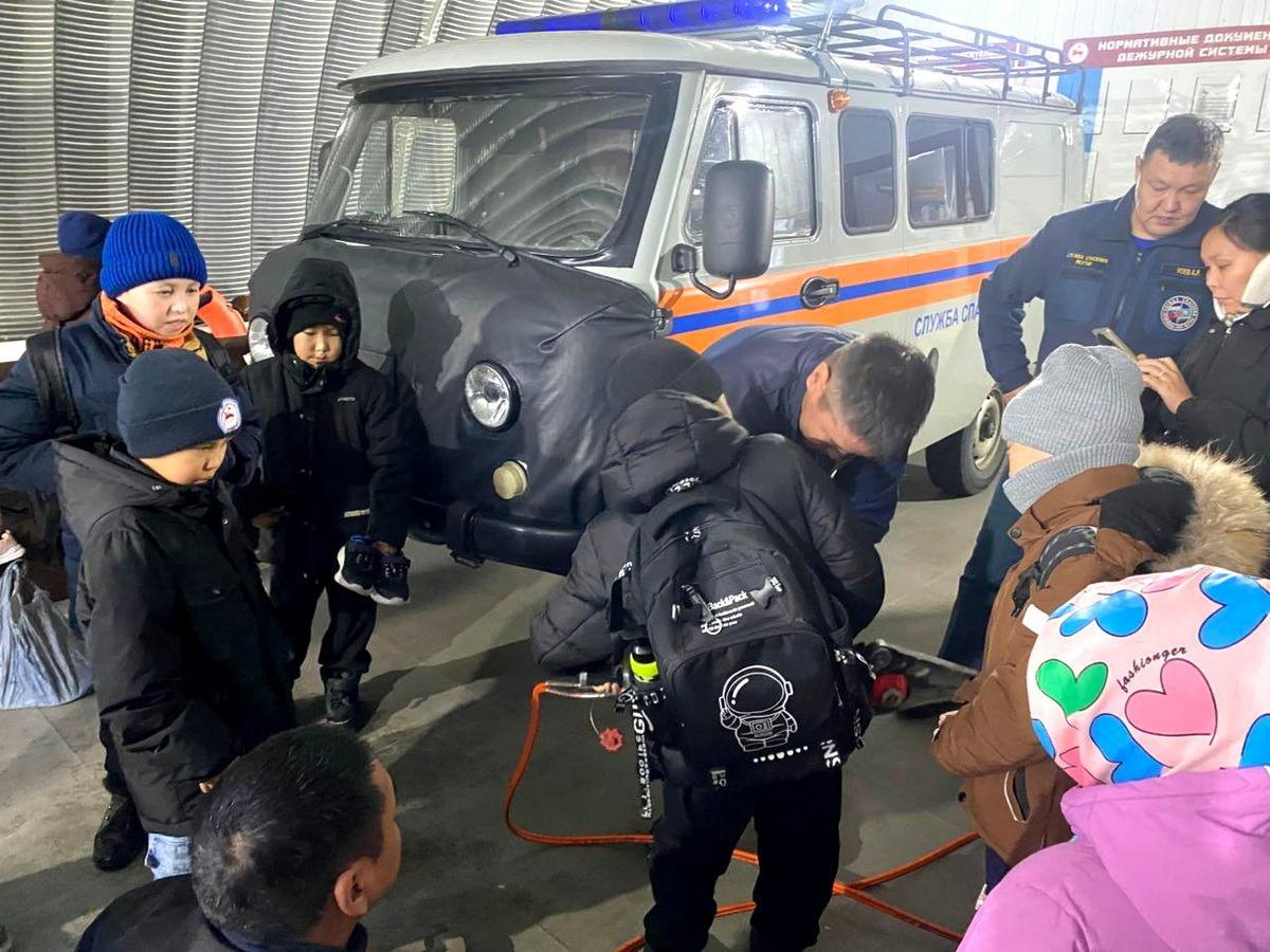 Студентам, школьникам, местным жителям рассказали о безопасности Студентам, школьникам, местным жителям рассказали о безопасности