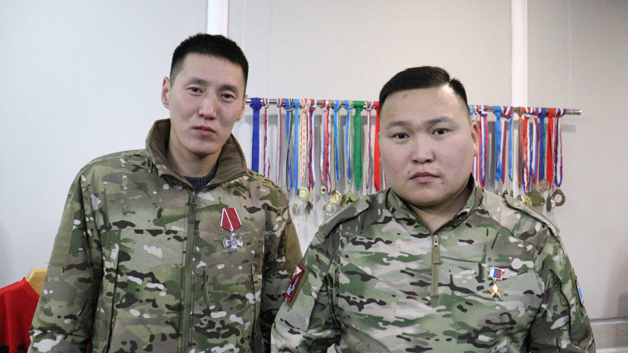 Майаа, Хараа Арассыыйа Дьоруойа Родимир МАКСИМОВ – БУРХААТ ыалдьыттаата Сэтинньи 8 кнгэр Мээ Хаалас улууугар биир дойдулаахтарбыт, Тааттаттан трттээх РФ Дьоруойа Родимир Максимов – Бурхаат уонна анал байыаннай дьайыы... Майаа, Хараа Арассыыйа Дьоруойа Родимир МАКСИМОВ – БУРХААТ ыалдьыттаата Сэтинньи 8 кнгэр Мээ Хаалас улууугар биир дойдулаахтарбыт, Тааттаттан трттээх РФ Дьоруойа Родимир Максимов – Бурхаат уонна анал байыаннай дьайыы...