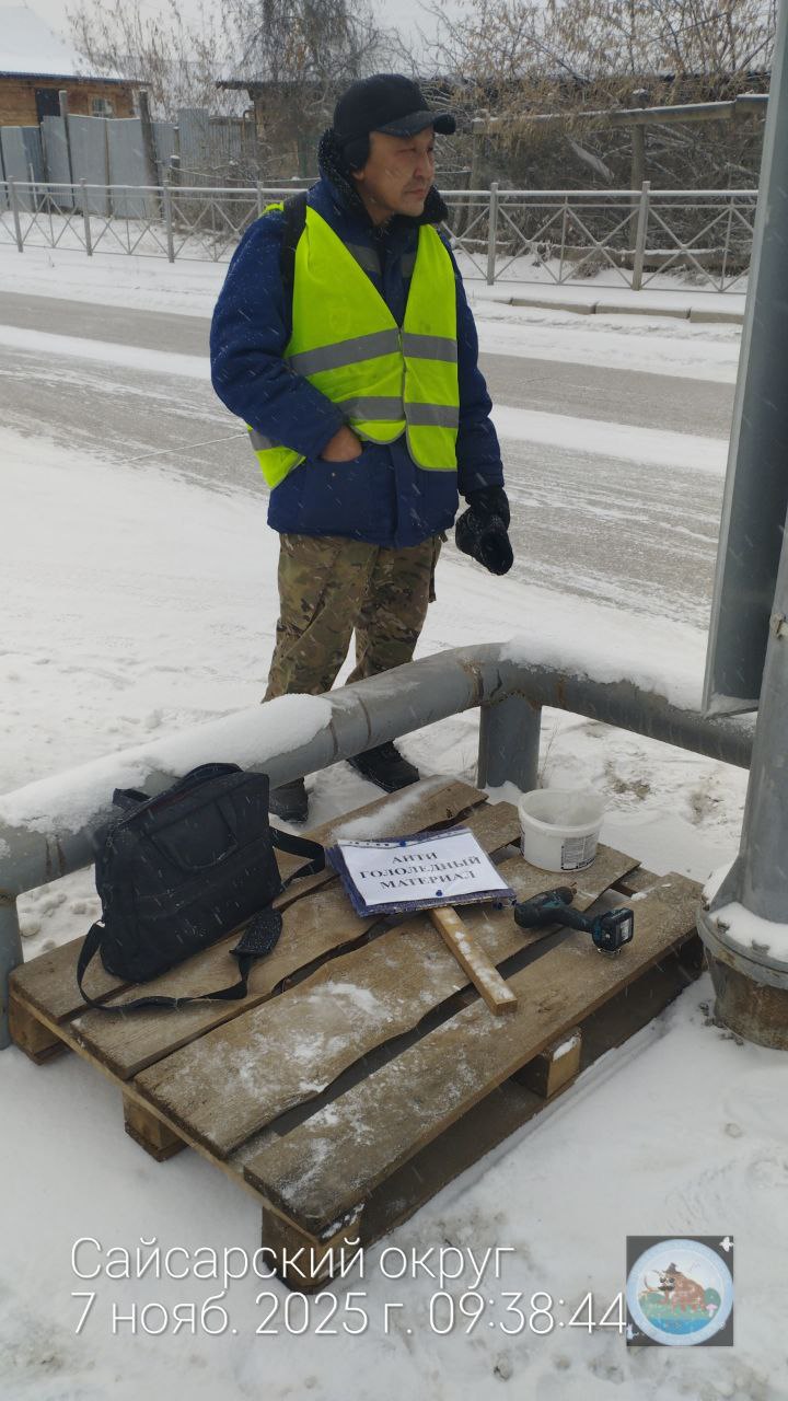 Сегодня наши дворники провели комплекс работ по благоустройству территории округа Сегодня наши дворники провели комплекс работ по благоустройству территории округа