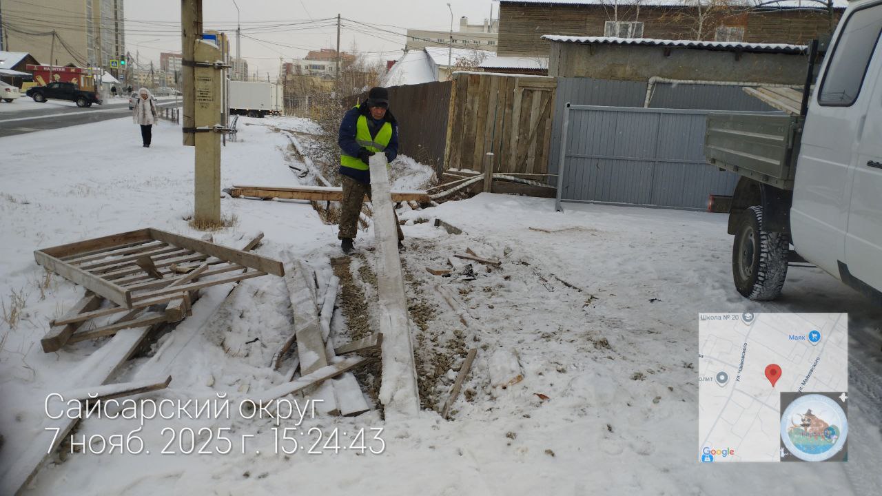 Сегодня наши дворники провели комплекс работ по благоустройству территории округа Сегодня наши дворники провели комплекс работ по благоустройству территории округа