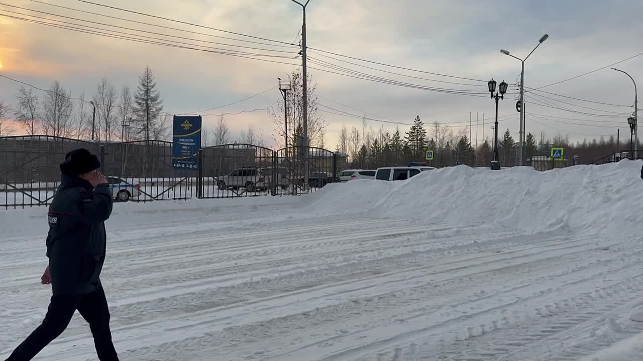 В преддверии Дня памяти сотрудников органов внутренних дел, погибших при исполнении служебных обязанностей, прошла церемония возложения цветов