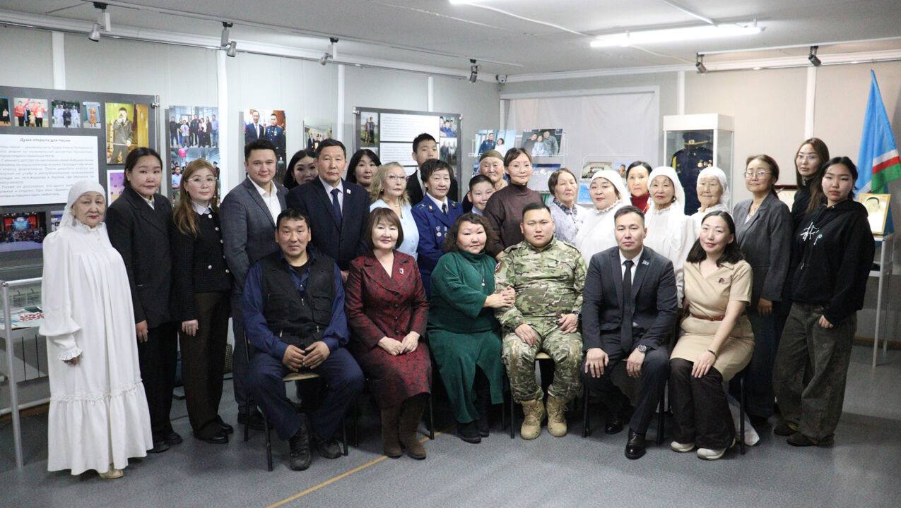 Майаа, Хараа Арассыыйа Дьоруойа Родимир МАКСИМОВ – БУРХААТ ыалдьыттаата Сэтинньи 8 кнгэр Мээ Хаалас улууугар биир дойдулаахтарбыт, Тааттаттан трттээх РФ Дьоруойа Родимир Максимов – Бурхаат уонна анал байыаннай дьайыы... Майаа, Хараа Арассыыйа Дьоруойа Родимир МАКСИМОВ – БУРХААТ ыалдьыттаата Сэтинньи 8 кнгэр Мээ Хаалас улууугар биир дойдулаахтарбыт, Тааттаттан трттээх РФ Дьоруойа Родимир Максимов – Бурхаат уонна анал байыаннай дьайыы...