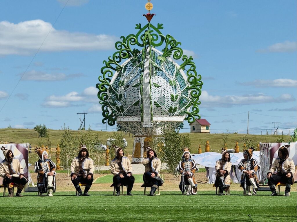 Олонхосуты, запевалы осуохая и кузнецы могут получить стипендию главы Якутии