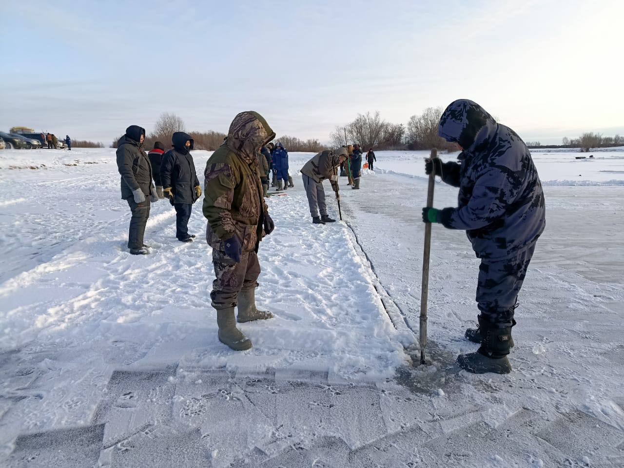 Сотрудники Управы Гагаринского округа приняли участие в общегородском субботнике в поддержку семей участников СВО