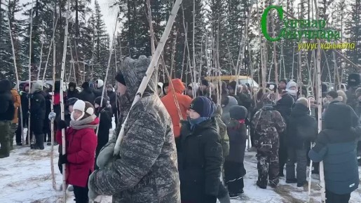 Баай барыылаах Байанай ыйа сааланан сир-дойду аайы муха гэнэ тэриллэр