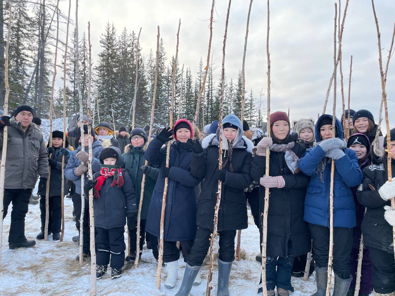 Баай барыылаах Байанай ыйа сааланан сир-дойду аайы муха гэнэ тэриллэр Баай барыылаах Байанай ыйа сааланан сир-дойду аайы муха гэнэ тэриллэр
