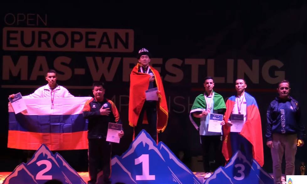 Мас-рестлеры из Якутии стали чемпионами Европы Мас-рестлеры из Якутии стали чемпионами Европы