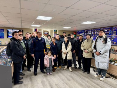 Сотрудники Управления Госавтоинспекции МВД по Республике Саха (Якутия) провели профориентационную экскурсию для студентов 1 курса Автодорожного факультета СВФУ им.М.К. Аммосова