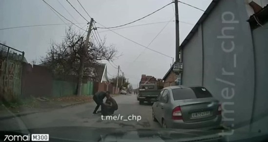 В Ростове-на-Дону таксист-якут ответил на агрессию компании