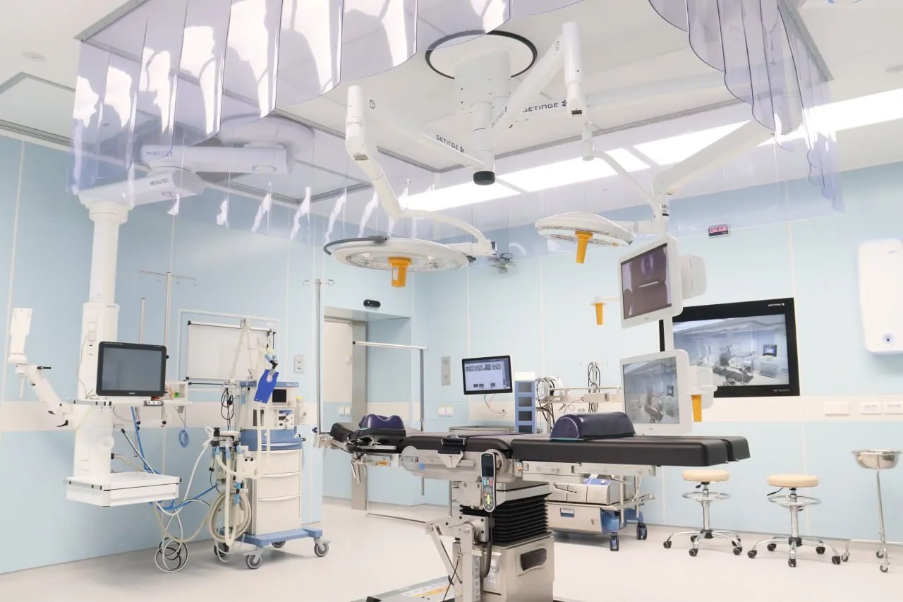 139 единиц медоборудования и 45 авто получили медучреждения Якутии в этом году