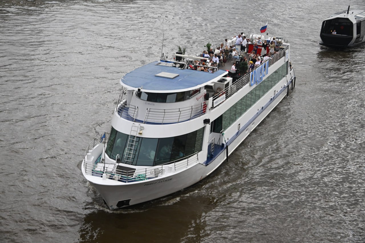 Теплоход «Михаил Светлов» добавит новую остановку у тукулана «Кысыл Элэсин»