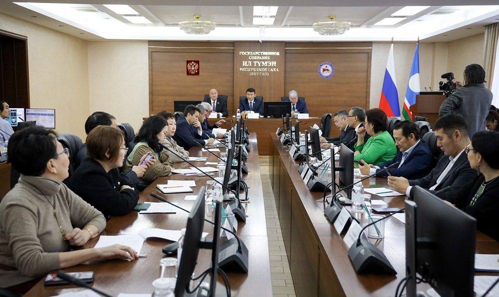 Дьокуускайга бу кннэргэ Татарстаантан дэлэгээссийэ кэлэн лэлии сылдьар