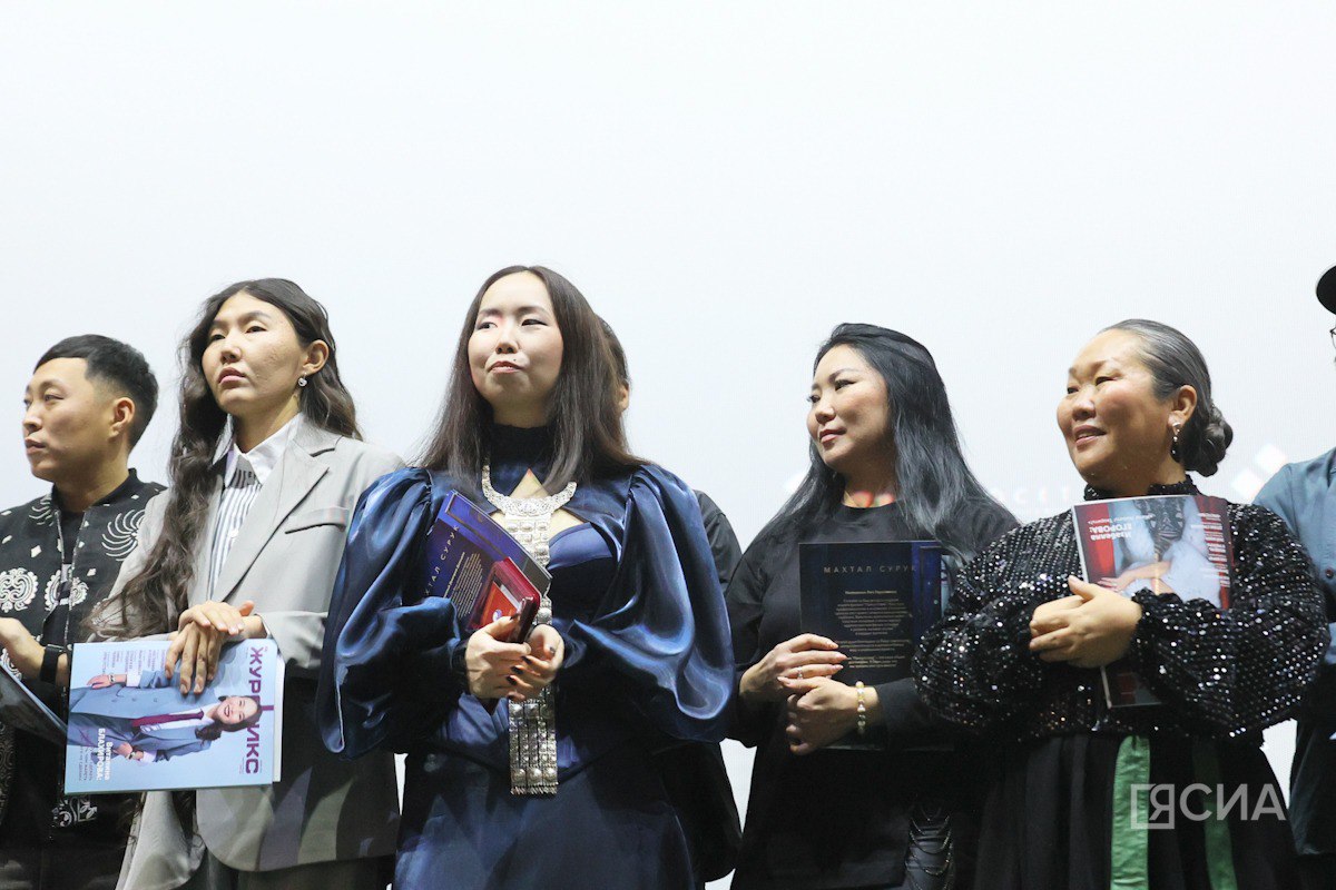 13 ноября на большие экраны выходит якутский триллер-хоррор Апполинарии Дегтяревой «Присутствие» 13 ноября на большие экраны выходит якутский триллер-хоррор Апполинарии Дегтяревой «Присутствие»